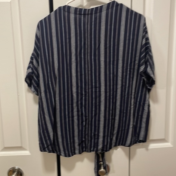 Universal Thread Square Tie Top - Picture 2 of 4